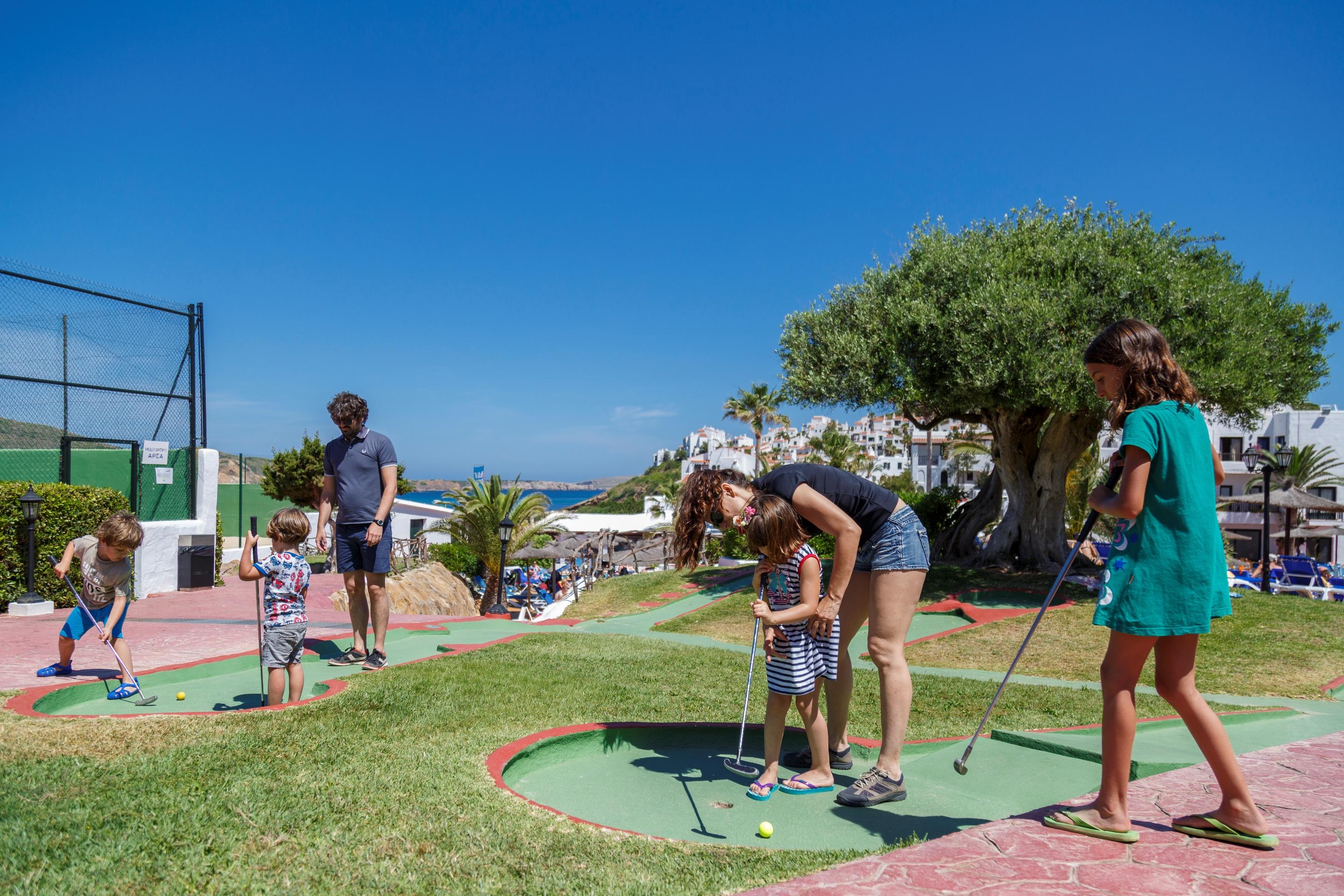 Fergus Club Carema Splash Playas De Fornells Facilities photo